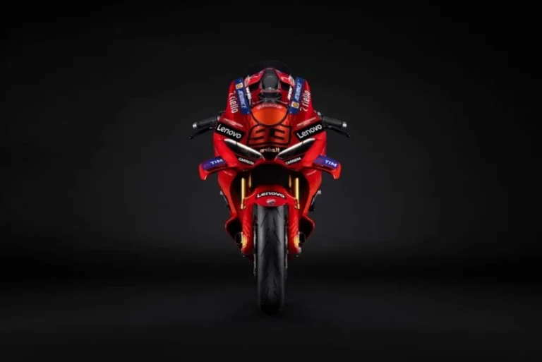 Ducati Panigale V4 SP повертається у 2027-му — з великим мотором і трековою начинкою